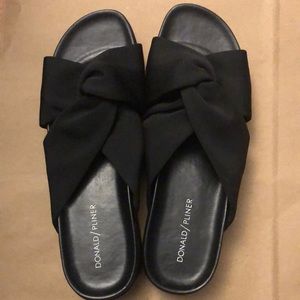 BRAND NEW Donald Pliner sandals. Never worn